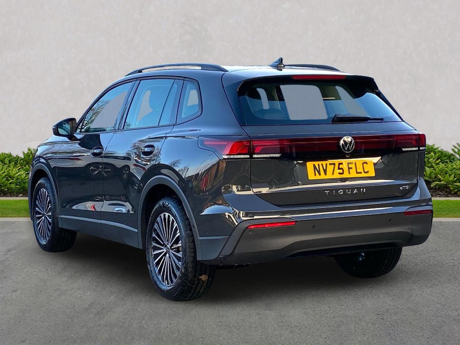 Used Volkswagen Tiguan 2025 for sale - 77528851: Photo 2