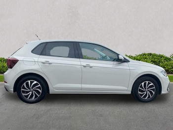 Used Volkswagen Polo 2024 for sale - 78921051: Photo