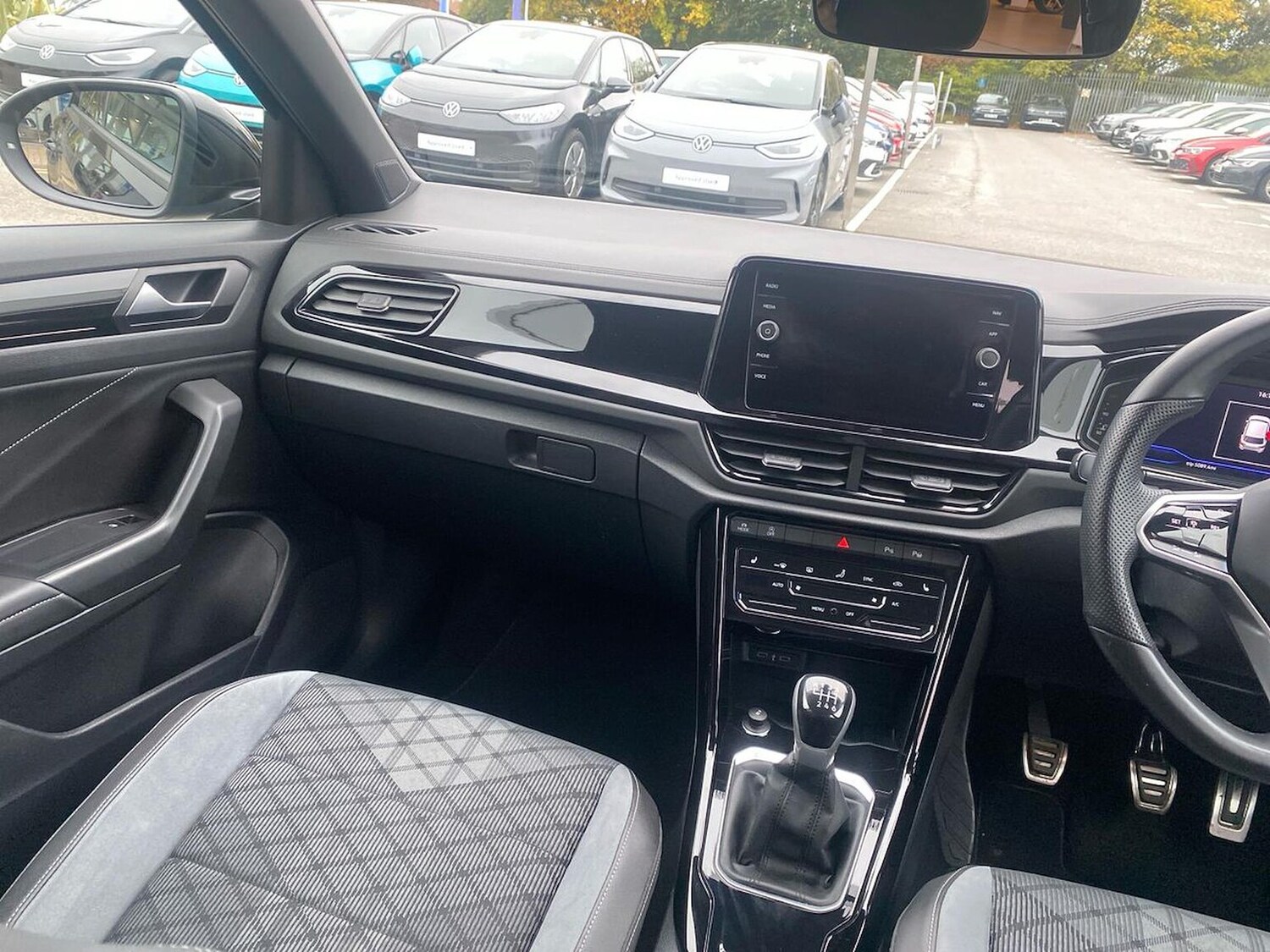 Used Volkswagen T-Roc 2022 for sale - 76293066: Photo 13