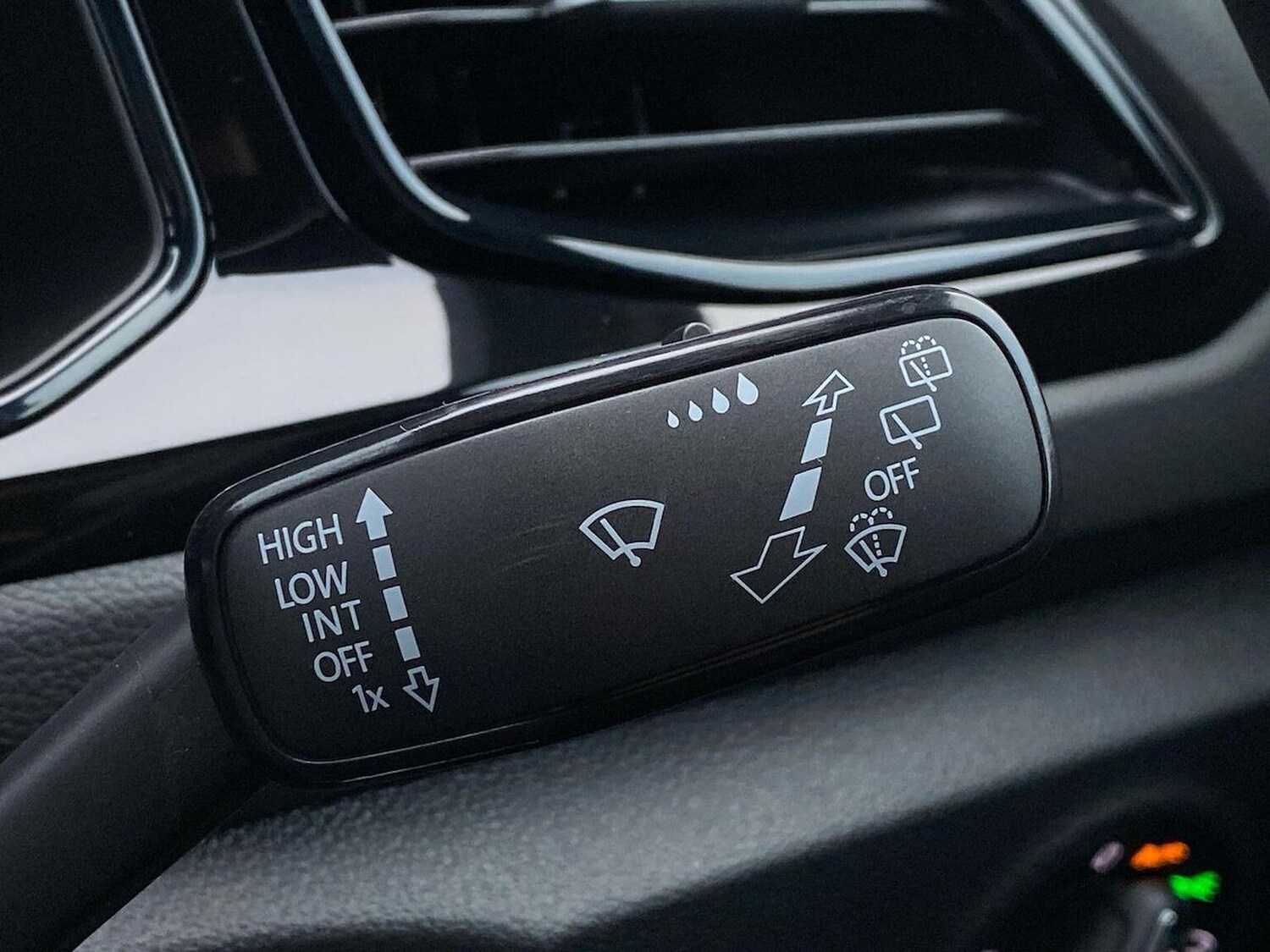 Used Volkswagen T-Roc 2025 for sale - 77487642: Photo 28