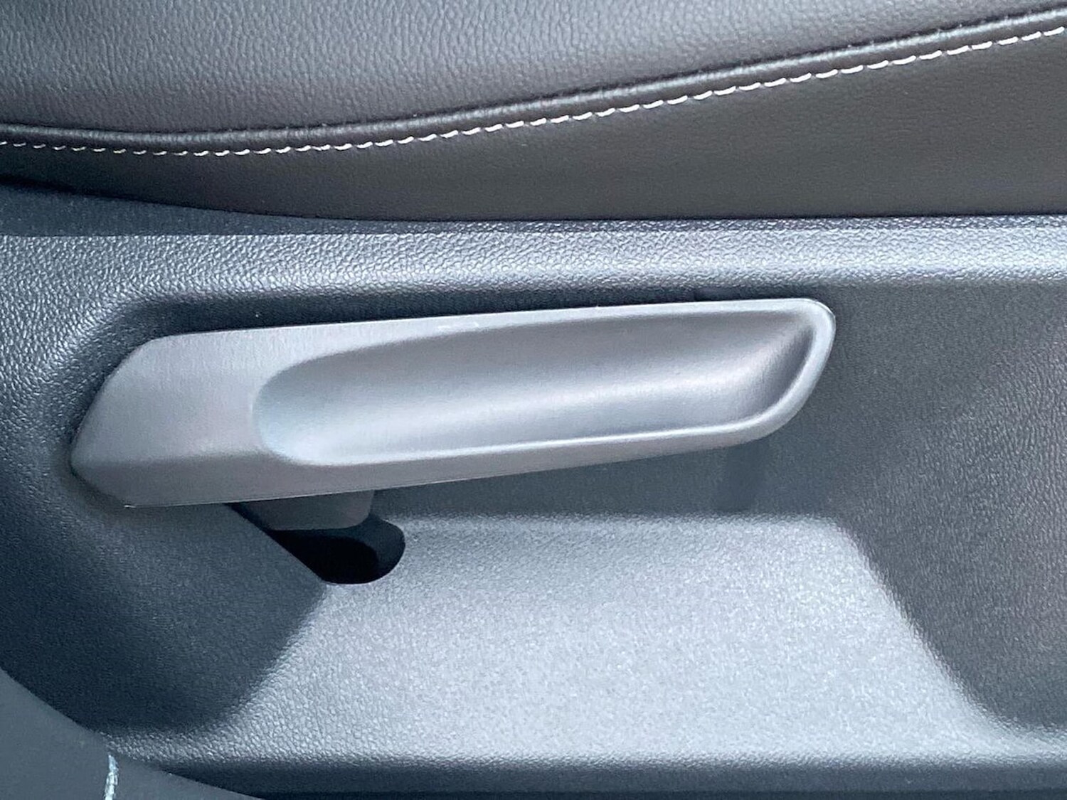 Used Volkswagen T-Roc 2025 for sale - 77487642: Photo 30