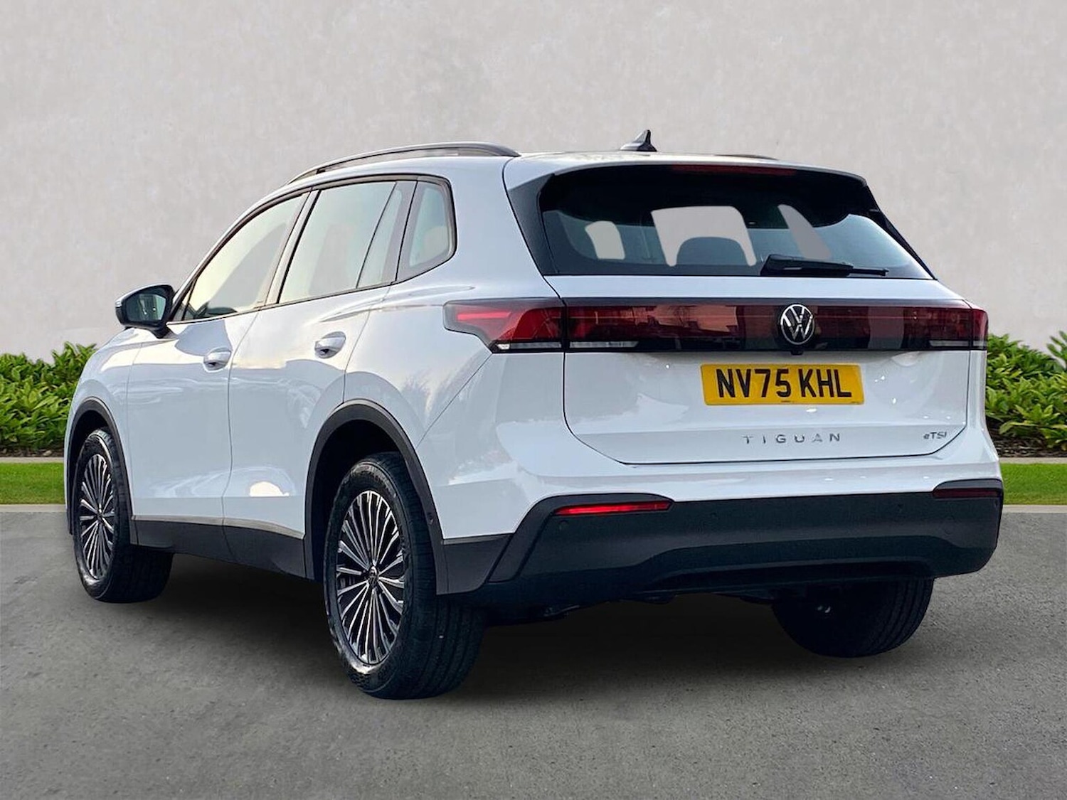 Used Volkswagen Tiguan 2025 for sale - 77528842: Photo 2