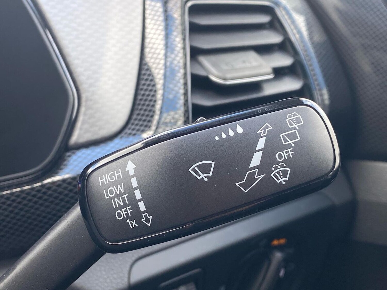 Used Volkswagen T-Cross 2025 for sale - 76040786: Photo 28