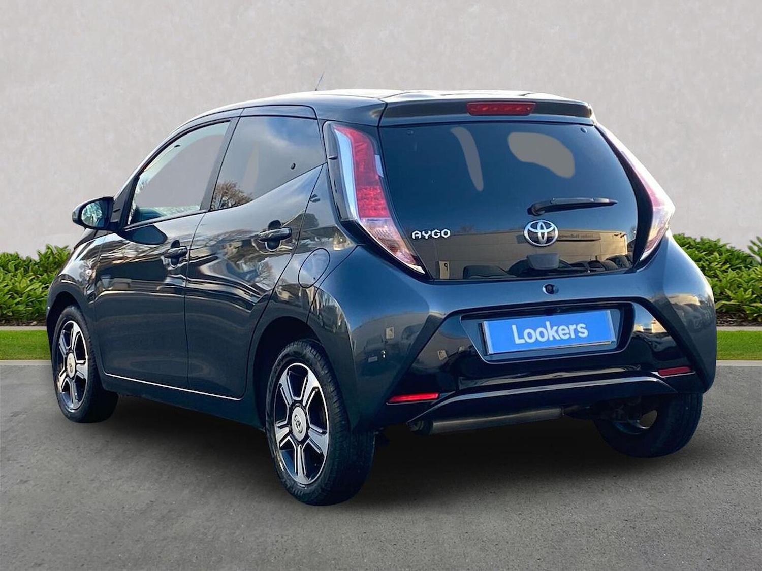 Used Toyota AYGO 2017 for sale - 77555323: Photo 2