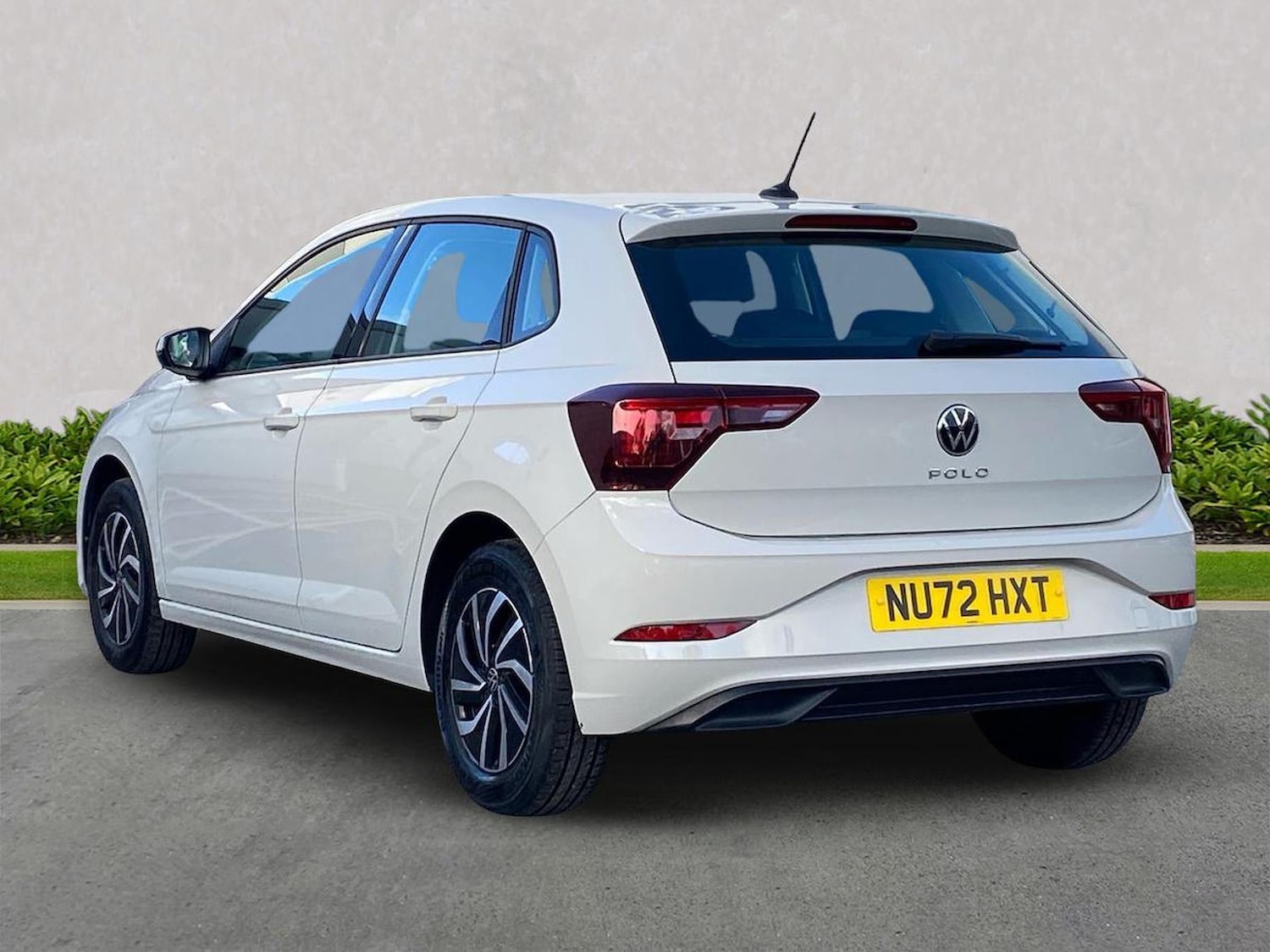 Used Volkswagen Polo 2023 for sale - 76437247: Photo 2