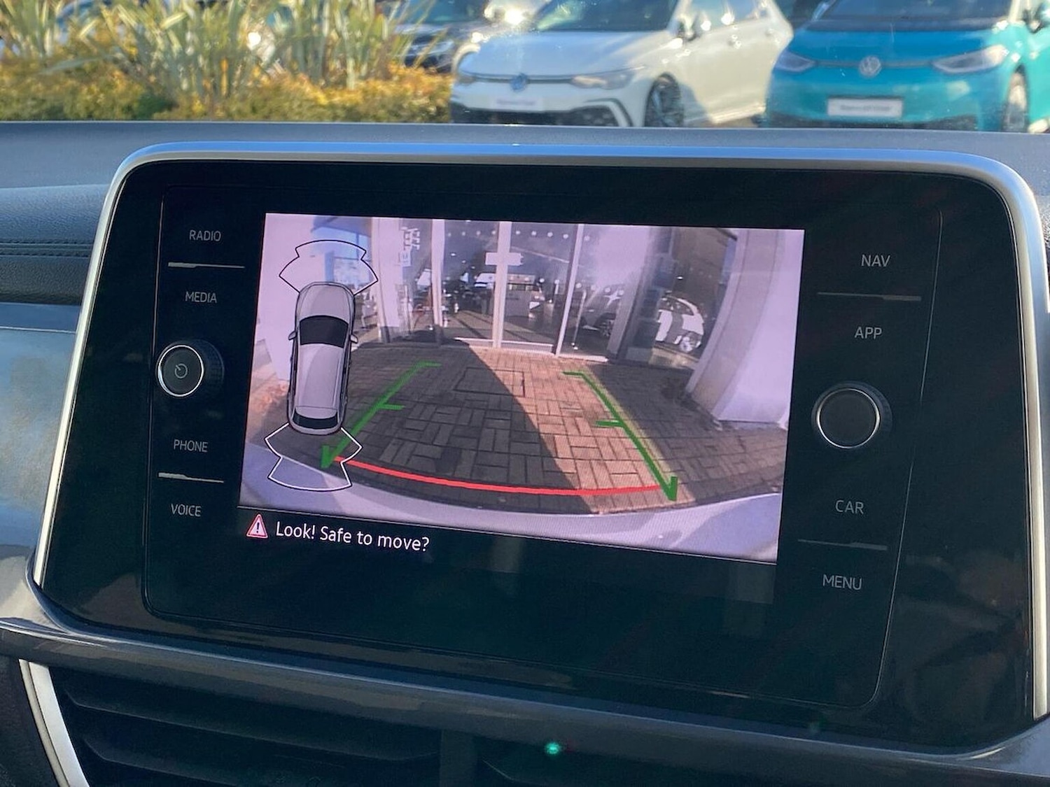 Used Volkswagen T-Roc 2023 for sale - 76681760: Photo 16