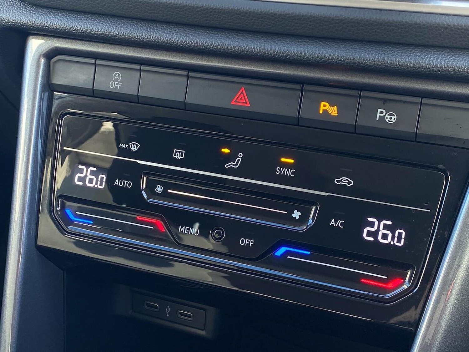 Used Volkswagen T-Roc 2023 for sale - 76681760: Photo 8