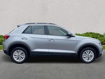 Used Volkswagen T-Roc 2022 for sale - 75956651: Photo