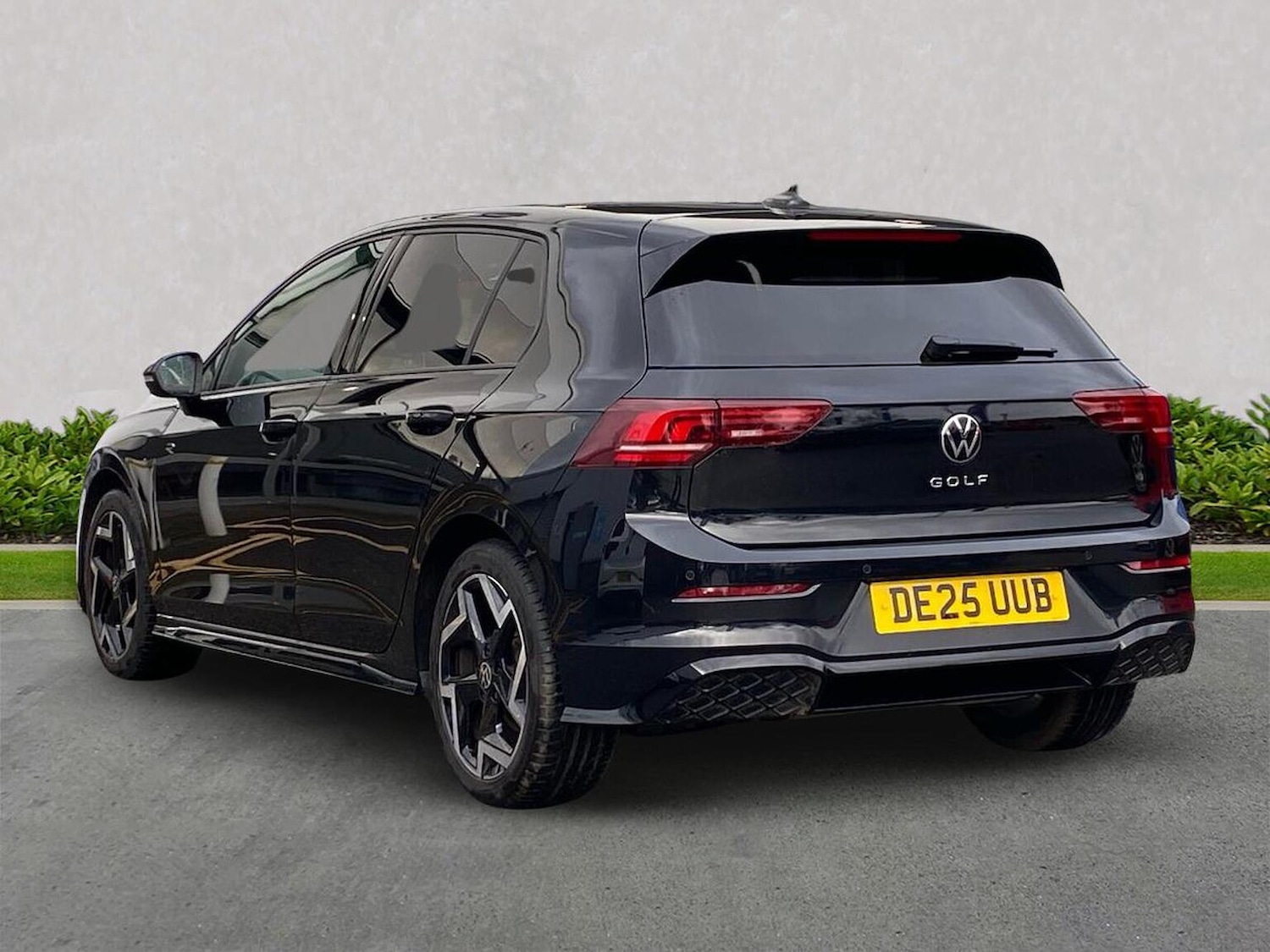 Used Volkswagen Golf 2025 for sale - 77980027: Photo 2