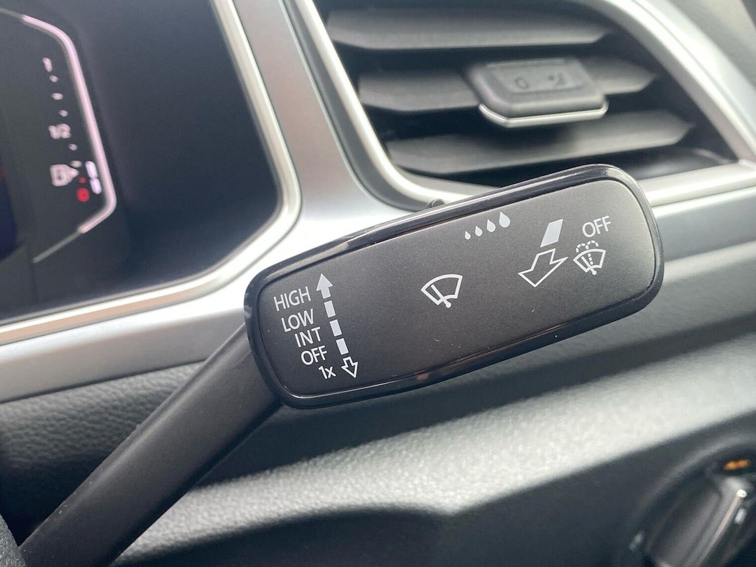 Used Volkswagen T-Roc 2026 for sale - 78195829: Photo 28