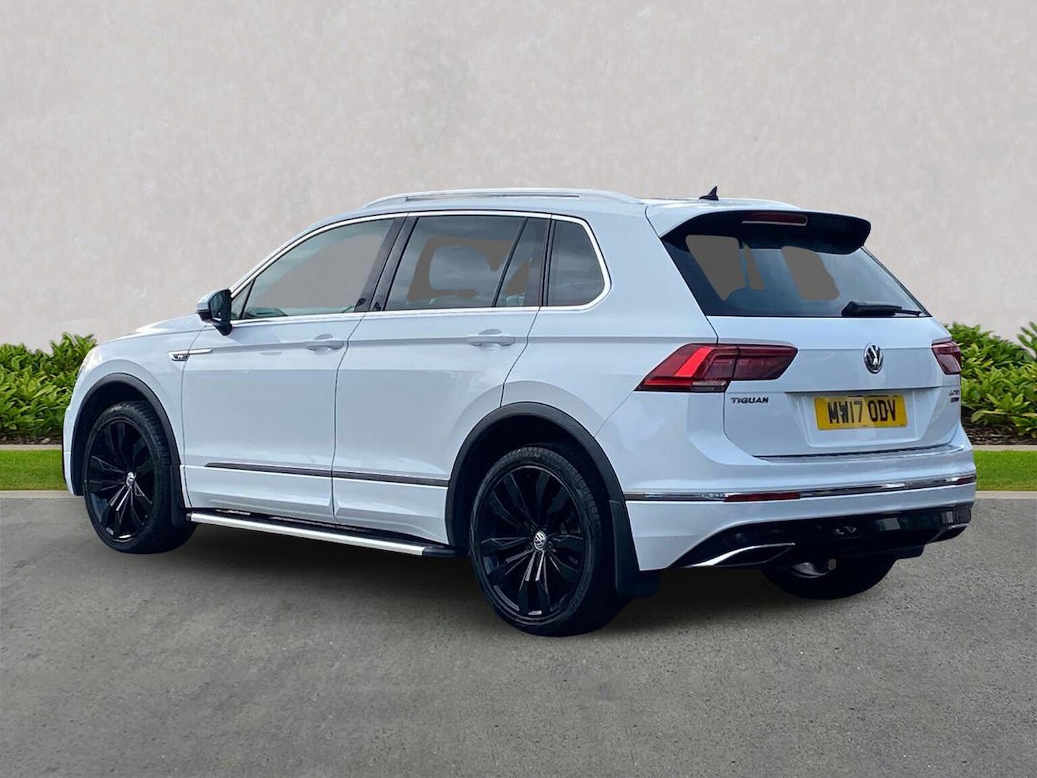 Used Volkswagen Tiguan 2017 for sale - 76357991: Photo 2