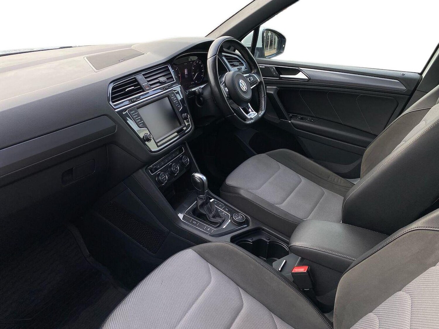 Used Volkswagen Tiguan 2017 for sale - 76357991: Photo 5