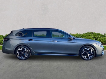 Used Volkswagen Passat 2025 for sale - 77487616: Photo