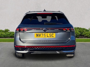 Used Volkswagen Passat 2025 for sale - 77487616: Photo