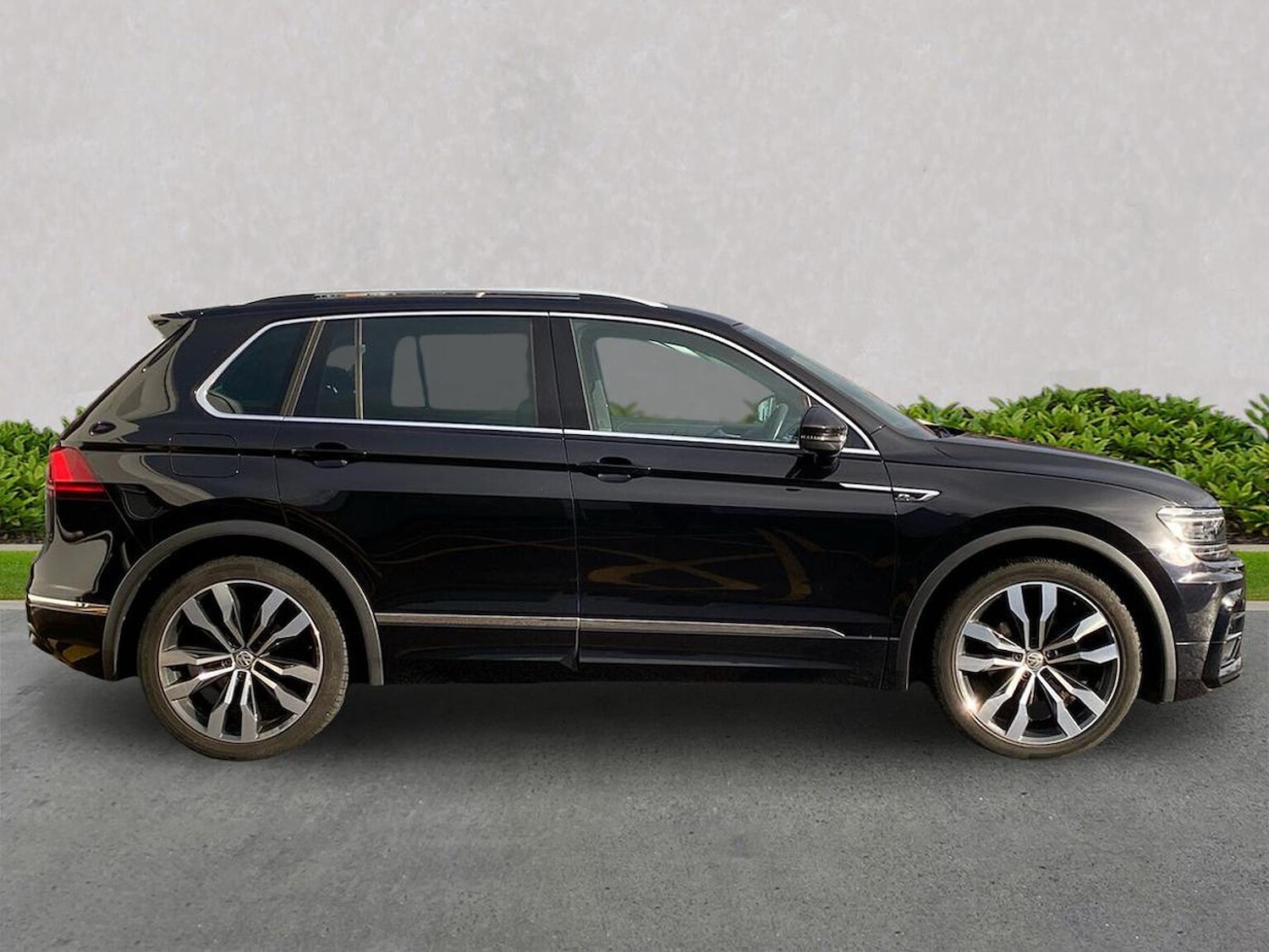 Used Volkswagen Tiguan 2018 for sale - 76687307: Photo 3