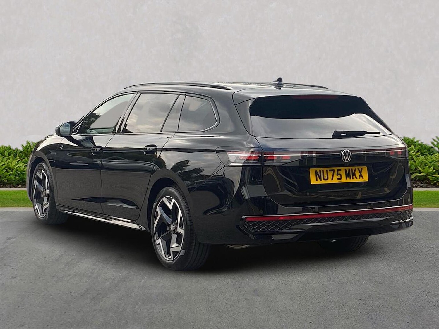 Used Volkswagen Passat 2025 for sale - 77487610: Photo 2