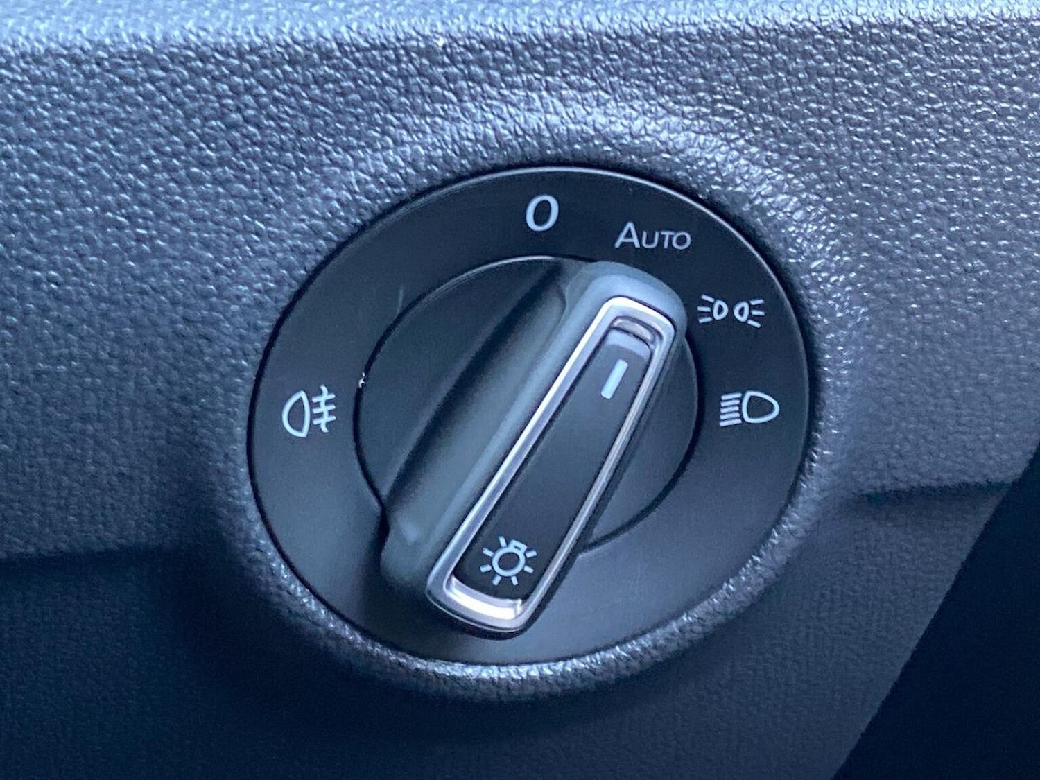 Used Volkswagen T-Roc 2025 for sale - 77097019: Photo 24