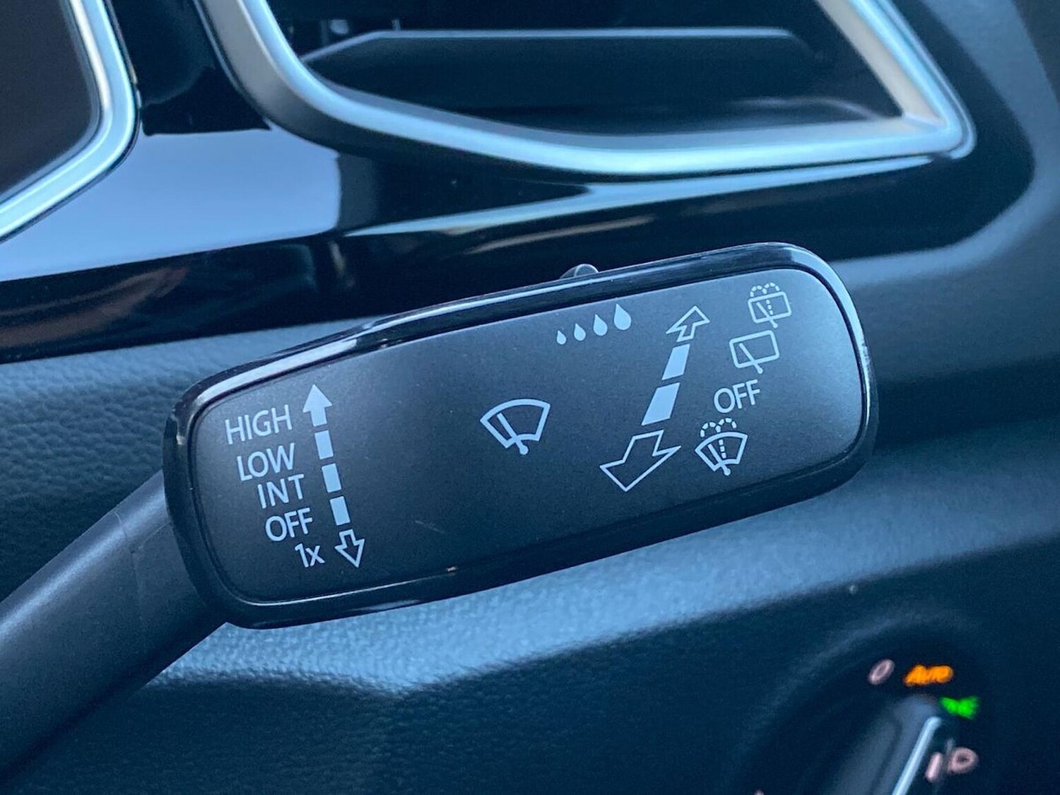 Used Volkswagen T-Roc 2025 for sale - 77097019: Photo 30