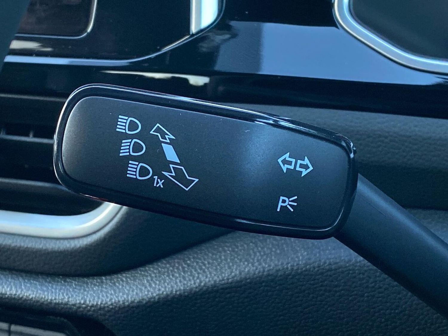 Used Volkswagen T-Roc 2025 for sale - 77097019: Photo 31