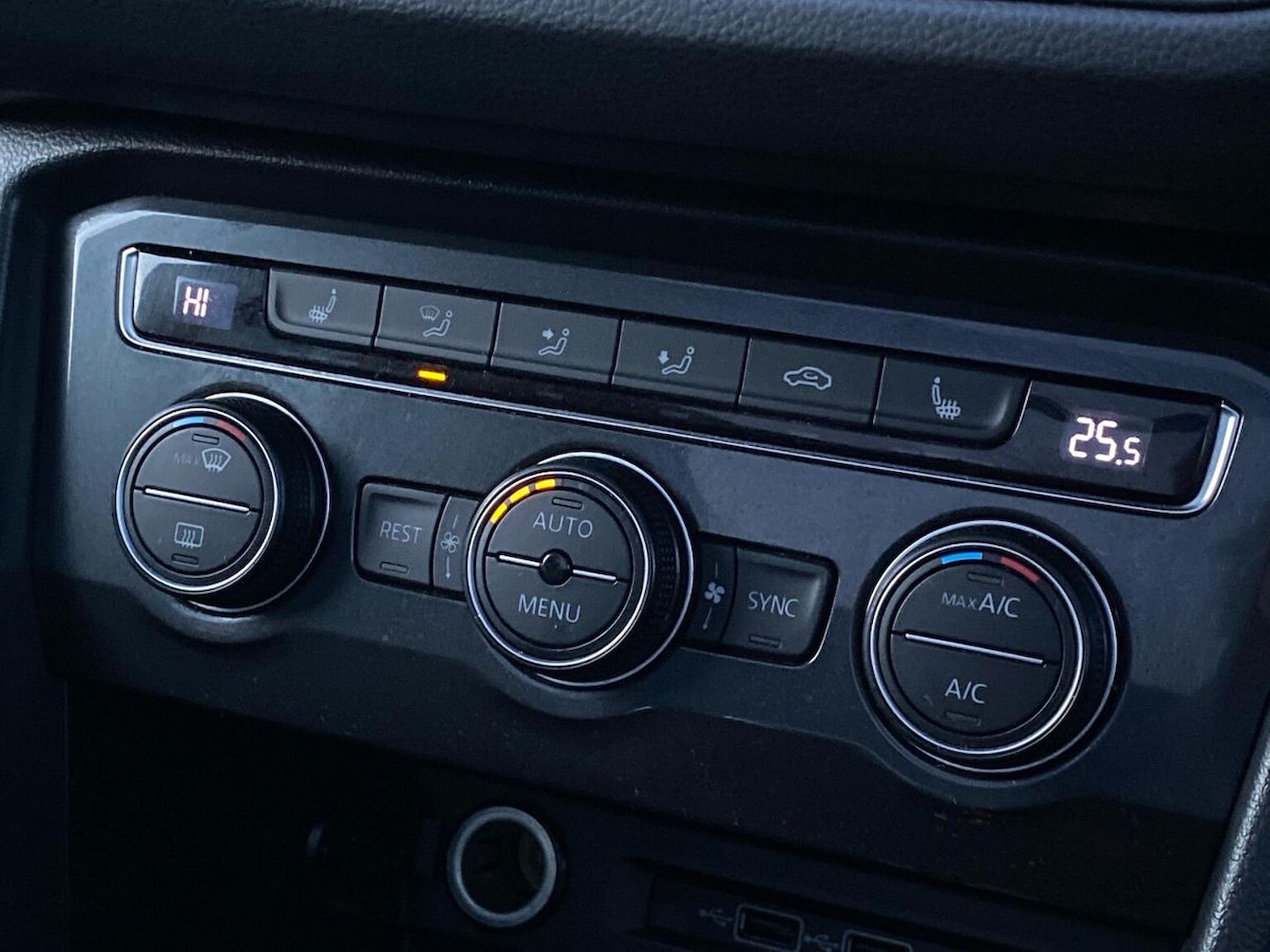 Used Volkswagen Tiguan 2020 for sale - 76897117: Photo 12