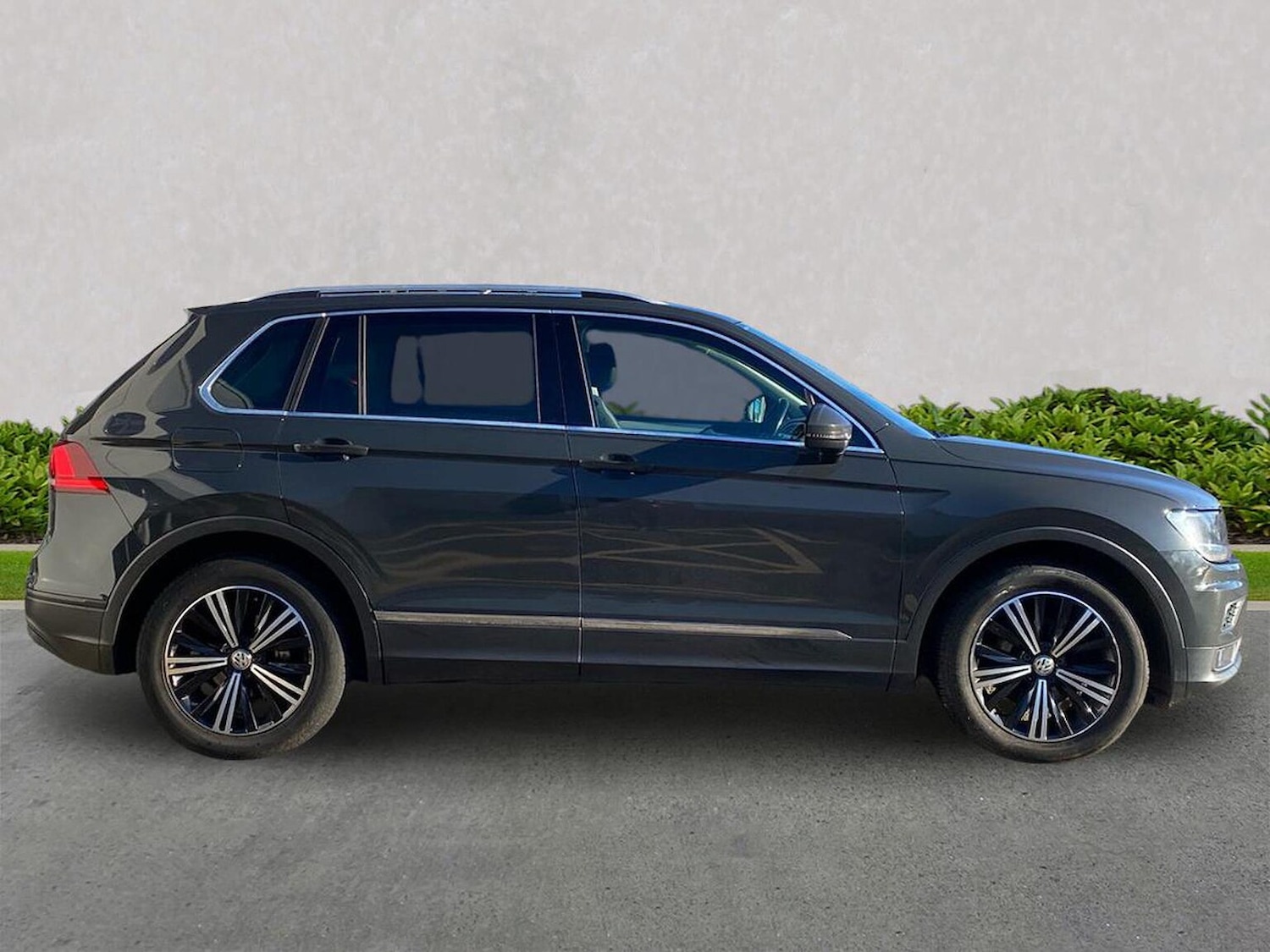 Used Volkswagen Tiguan 2019 for sale - 76757424: Photo 3