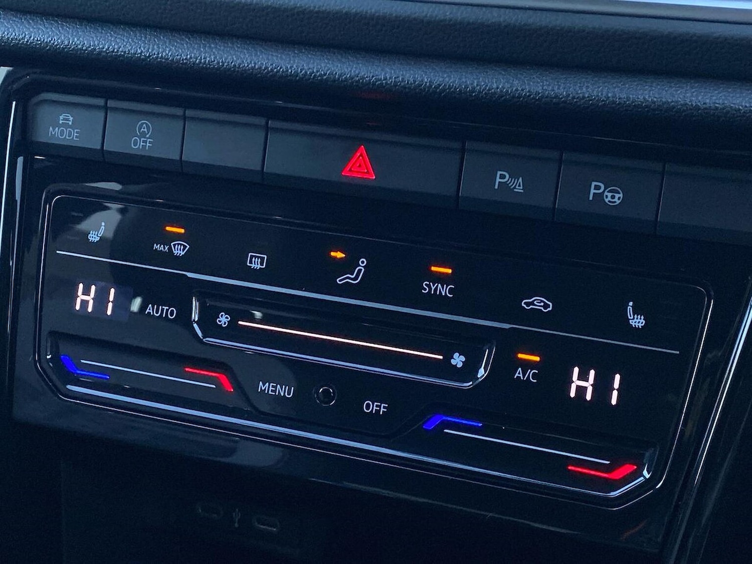 Used Volkswagen T-Roc 2023 for sale - 76762437: Photo 11