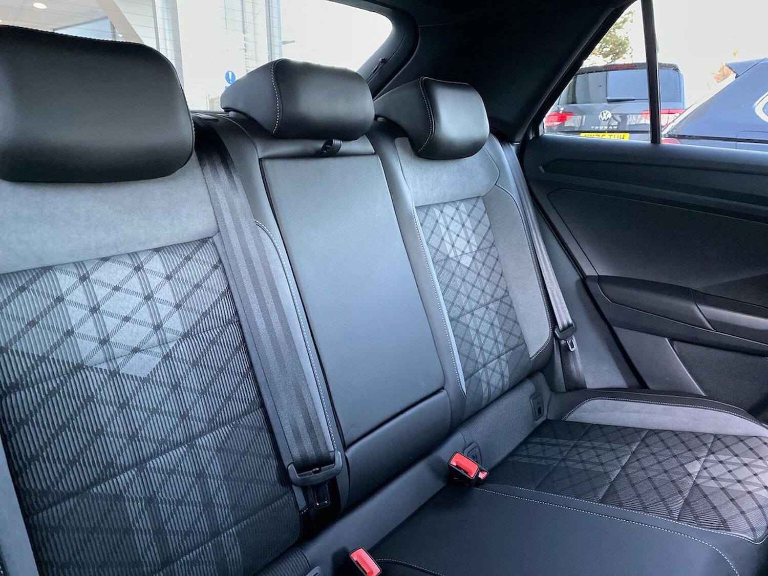 Used Volkswagen T-Roc 2023 for sale - 76762437: Photo 13