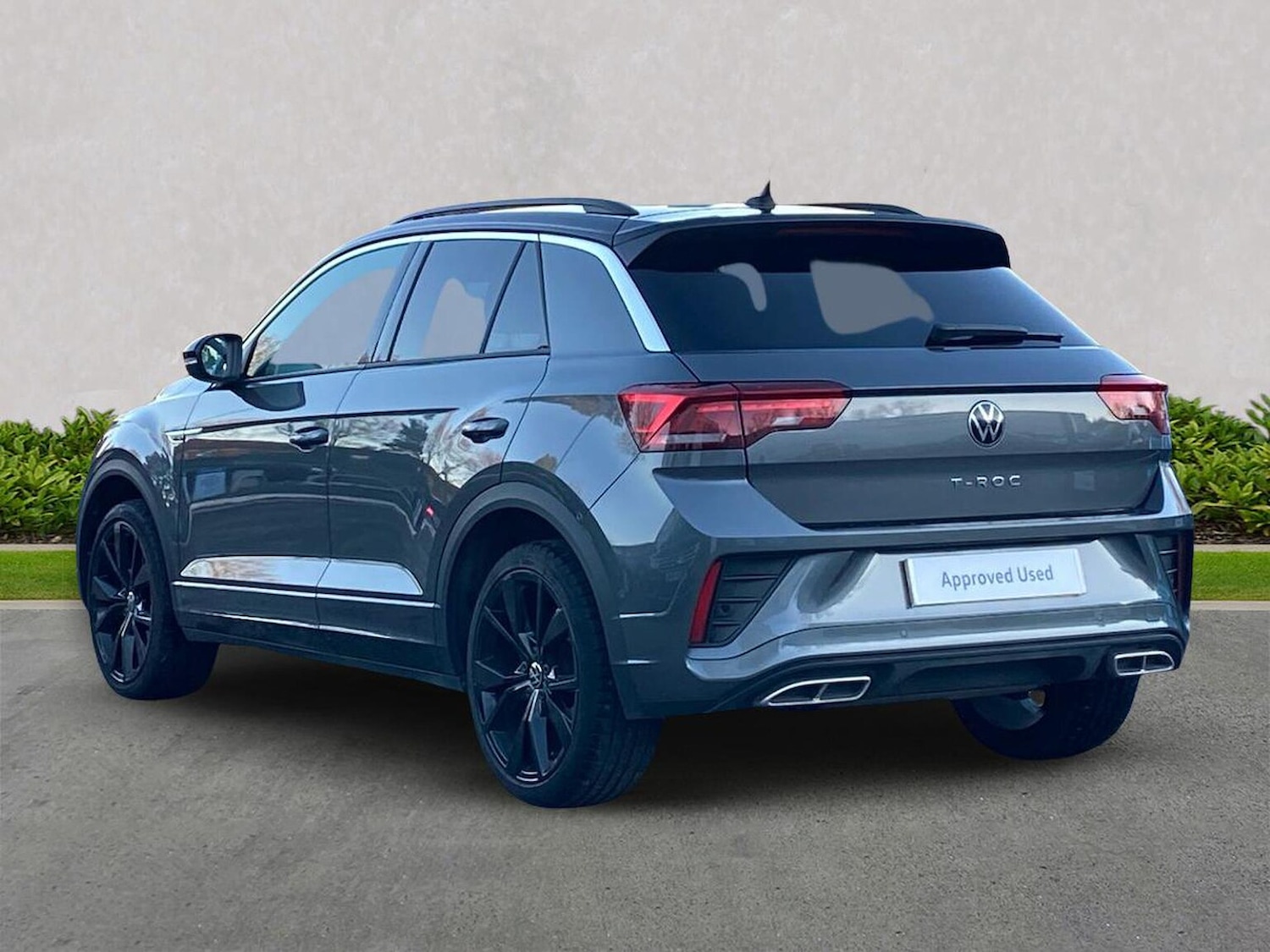 Used Volkswagen T-Roc 2023 for sale - 76762437: Photo 2