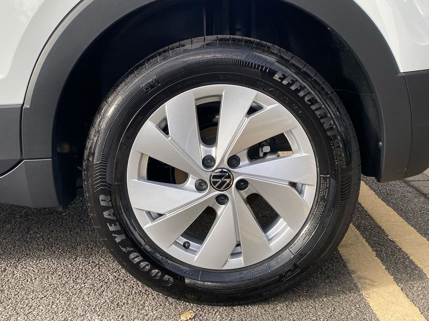 Used Volkswagen T-Cross 2025 for sale - 76231771: Photo 6