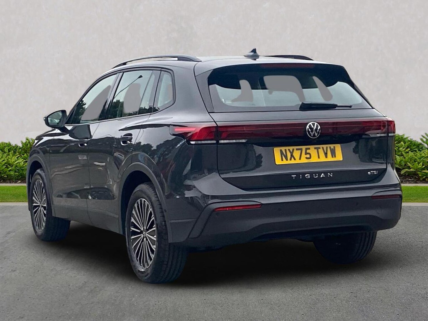 Used Volkswagen Tiguan 2025 for sale - 76149501: Photo 2