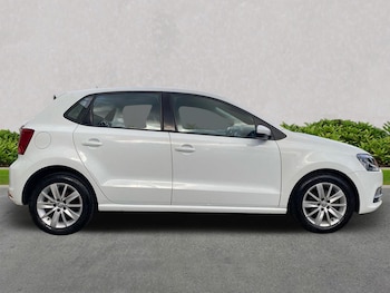 Used Volkswagen Polo 2015 for sale - 75773138: Photo