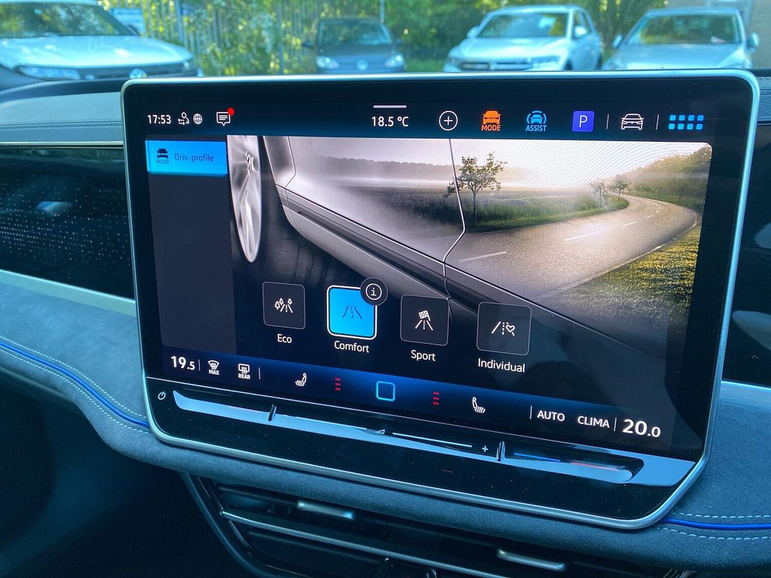 Used Volkswagen Passat 2025 for sale - 76455330: Photo 11