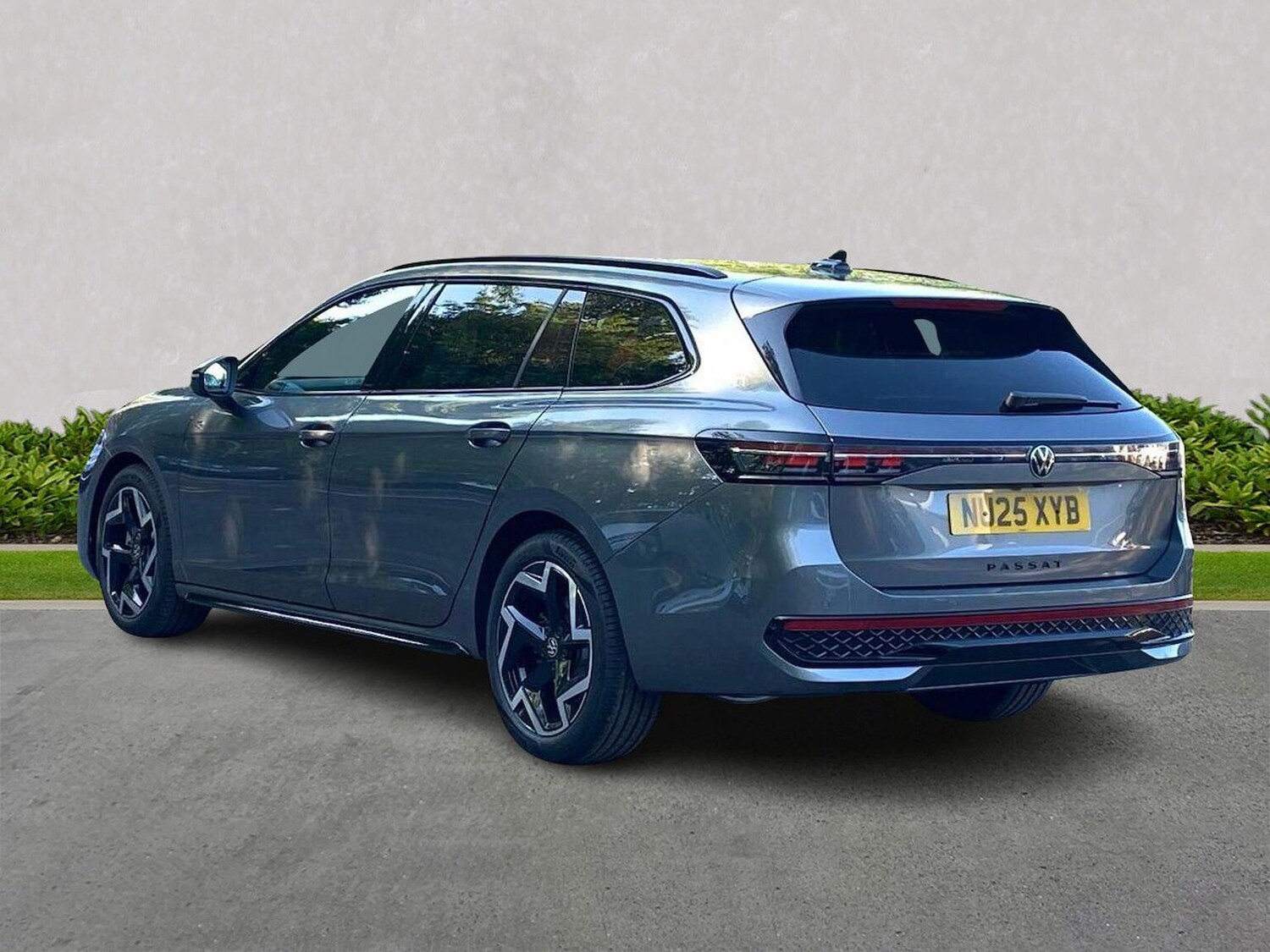 Used Volkswagen Passat 2025 for sale - 76455330: Photo 2