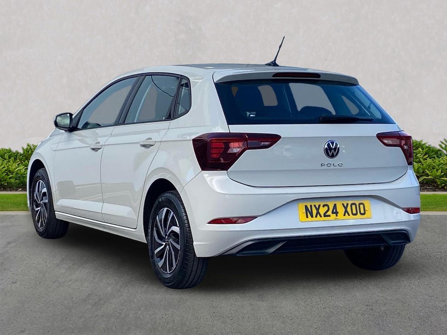 Used Volkswagen Polo 2024 for sale - 78195564: Photo 2