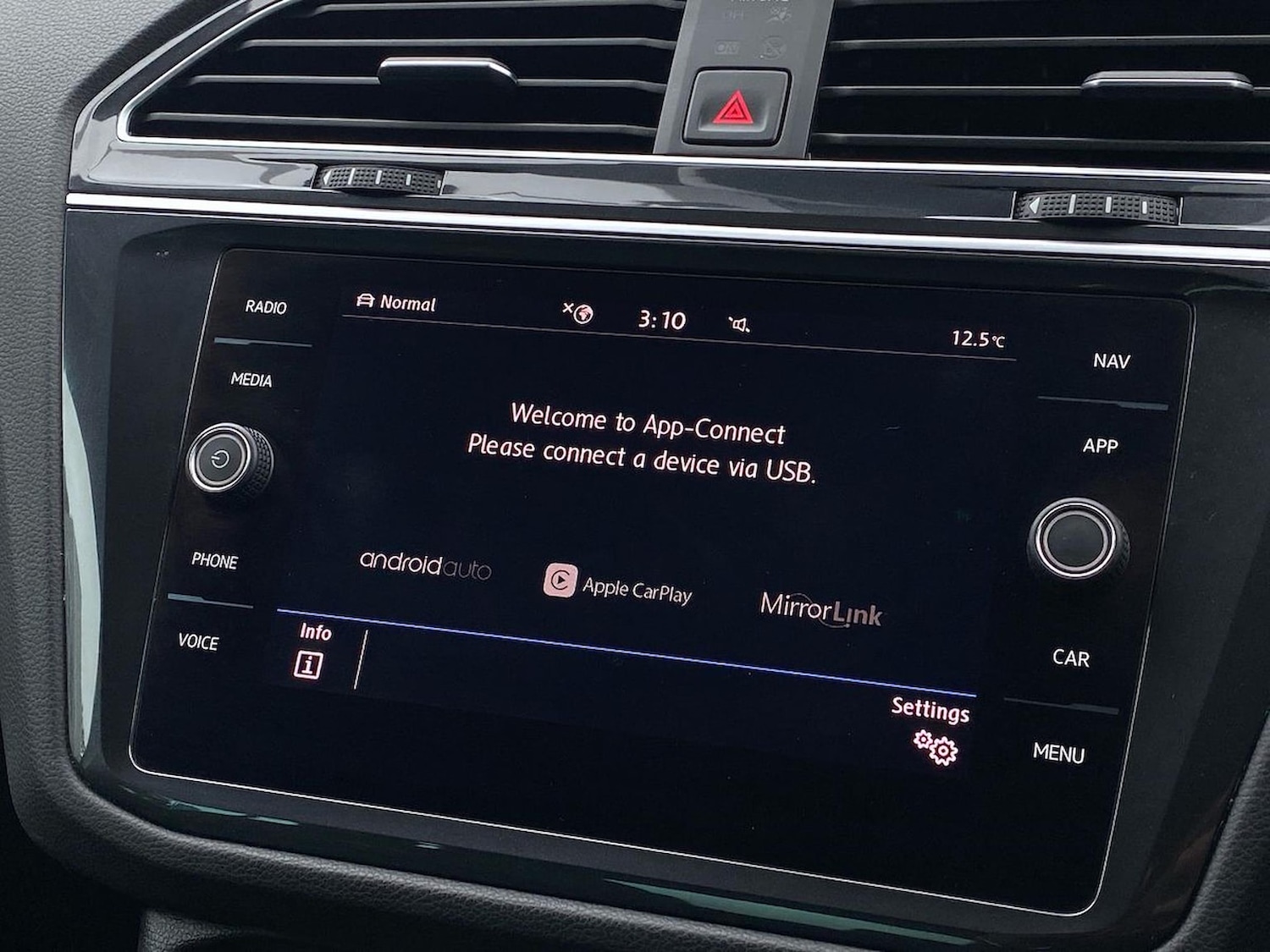 Used Volkswagen Tiguan 2019 for sale - 76588605: Photo 25