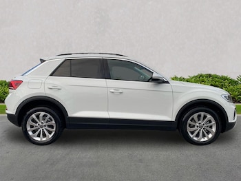 Used Volkswagen T-Roc 2025 for sale - 77487601: Photo