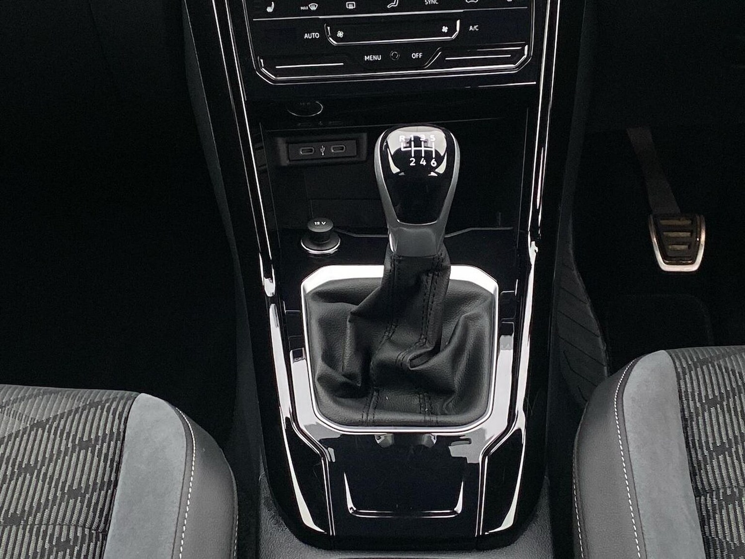 Used Volkswagen T-Roc 2023 for sale - 76490583: Photo 12