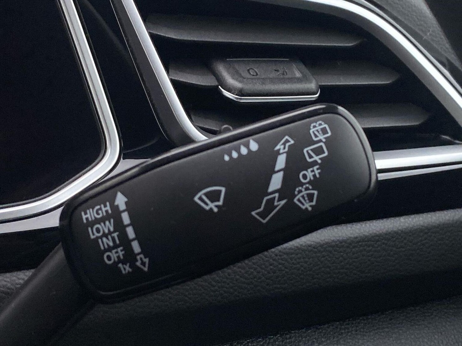 Used Volkswagen T-Roc 2023 for sale - 76490583: Photo 22