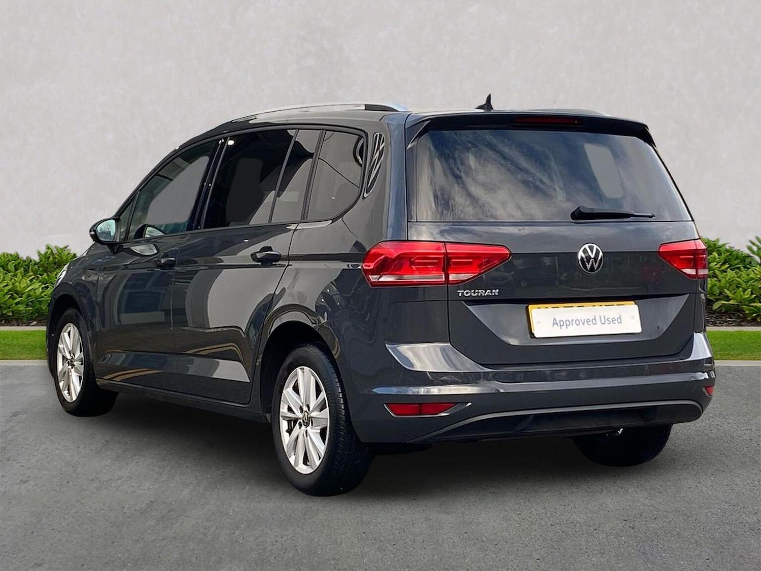 Used Volkswagen Touran 2020 for sale - 76846099: Photo 2