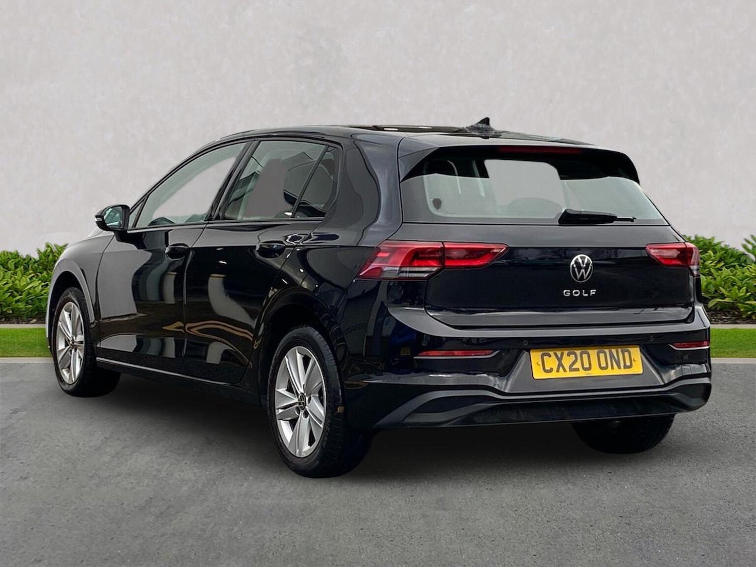 Used Volkswagen Golf 2020 for sale - 76682590: Photo 2