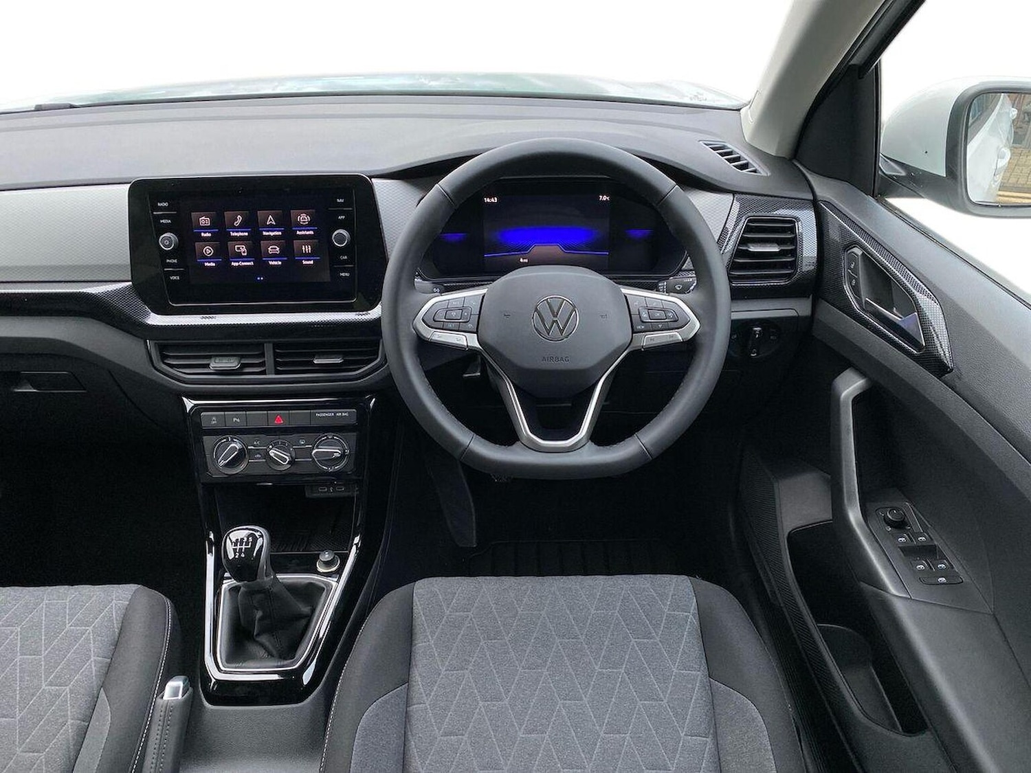 Used Volkswagen T-Cross 2025 for sale - 77077999: Photo 10