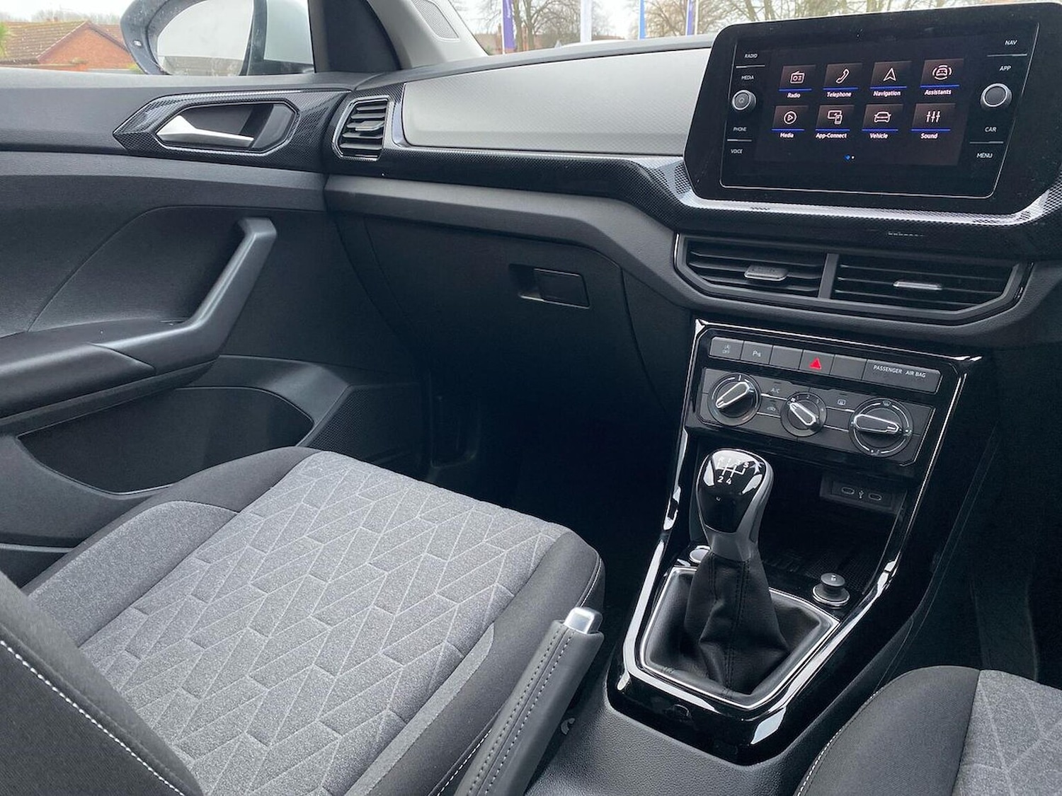 Used Volkswagen T-Cross 2025 for sale - 77077999: Photo 12