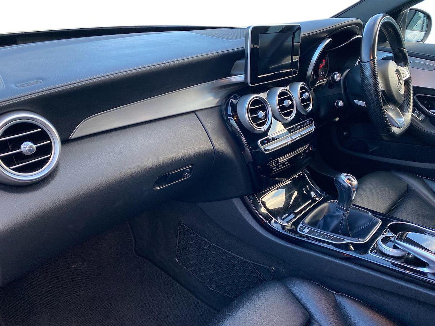 Used Mercedes-Benz C Class 2015 for sale - 77077297: Photo 5