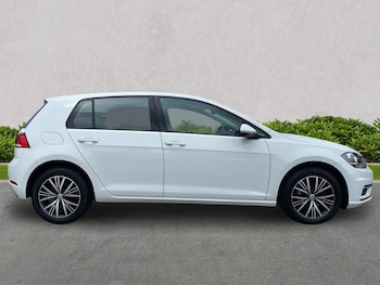 Used Volkswagen Golf 2018 for sale - 79121130: Photo