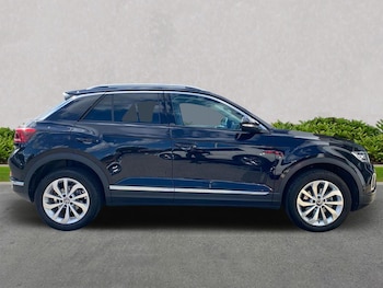 Used Volkswagen T-Roc 2024 for sale - 75906749: Photo