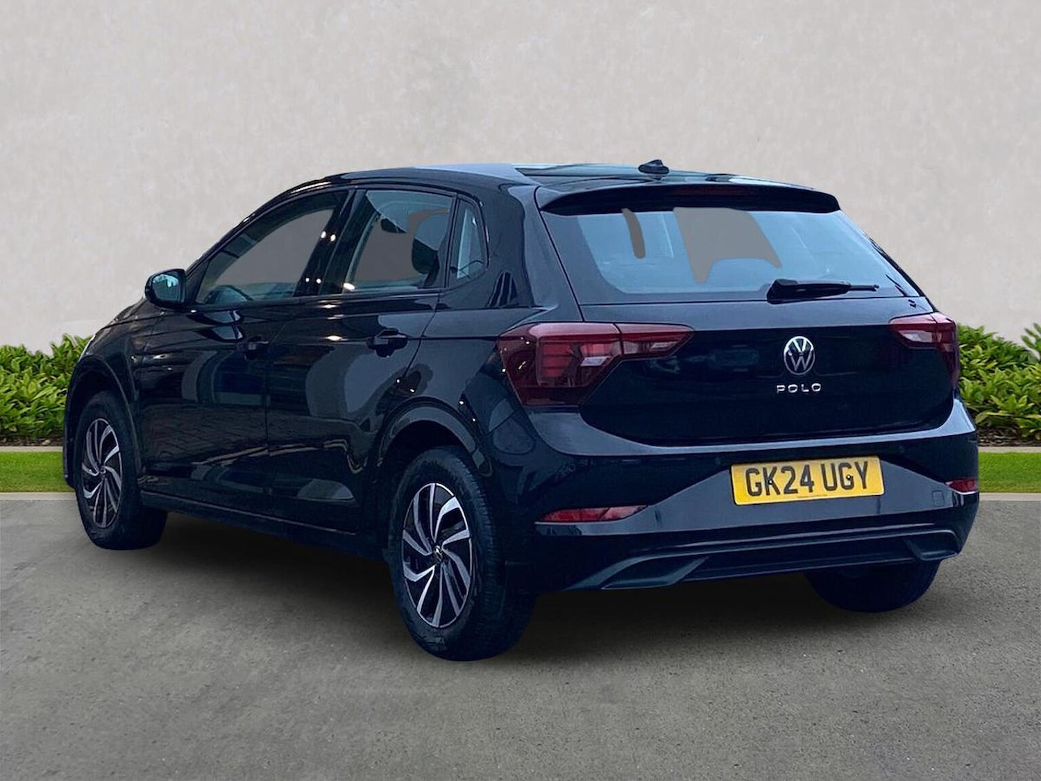 Used Volkswagen Polo 2024 for sale - 76599061: Photo 2