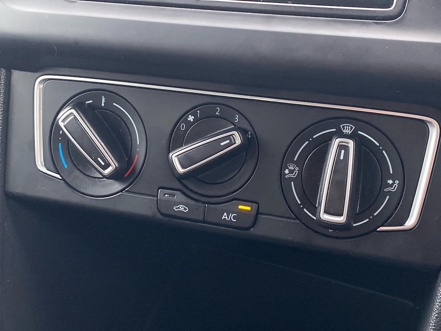 Used Volkswagen Polo 2015 for sale - 76628202: Photo 10