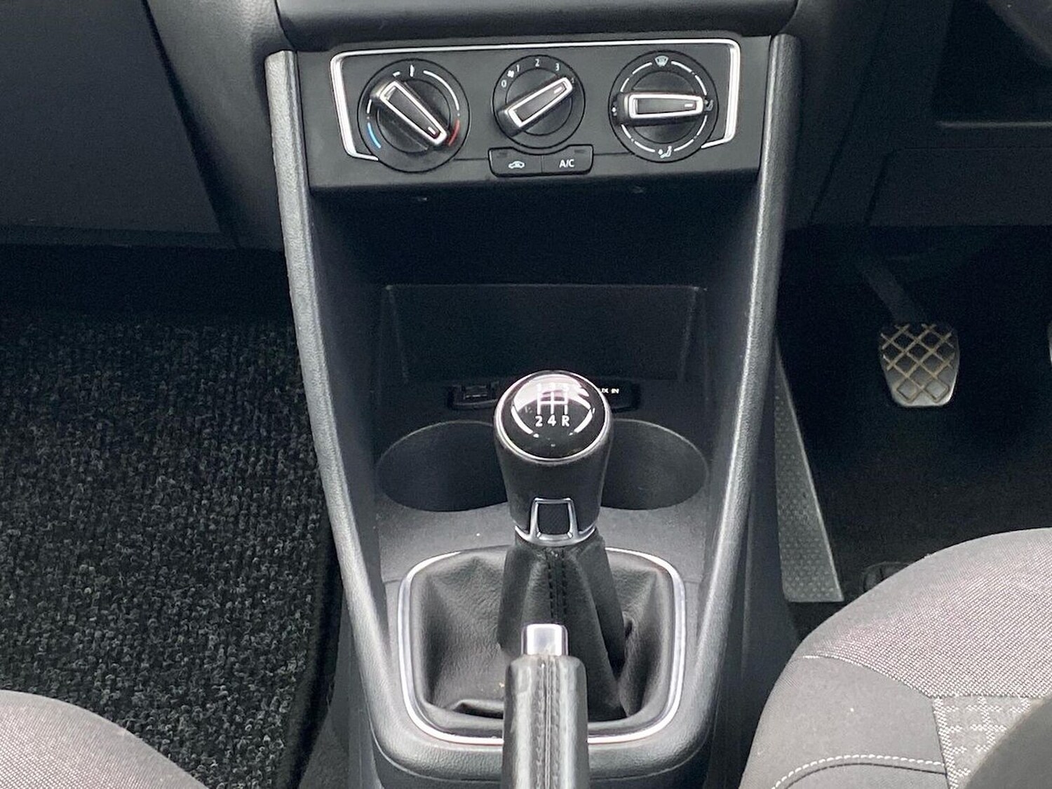 Used Volkswagen Polo 2015 for sale - 76628202: Photo 11