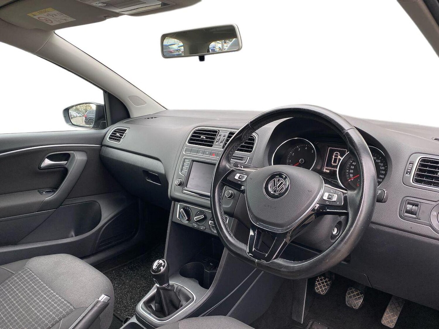 Used Volkswagen Polo 2015 for sale - 76628202: Photo 13