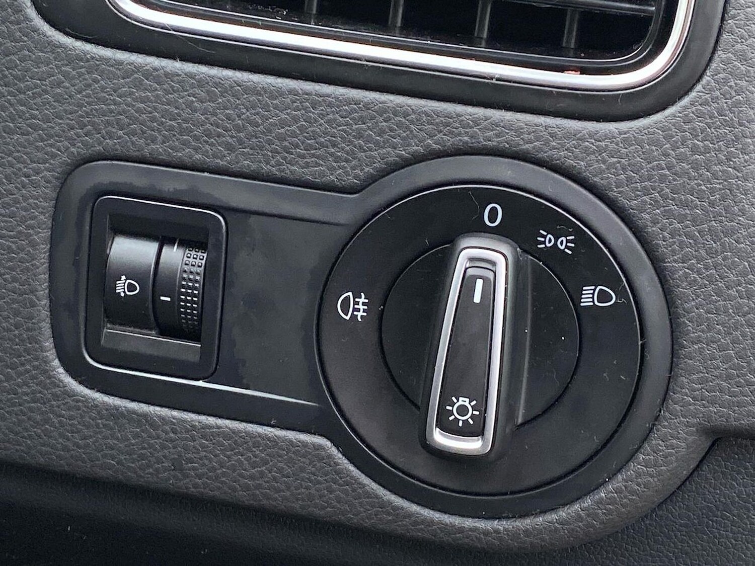 Used Volkswagen Polo 2015 for sale - 76628202: Photo 17